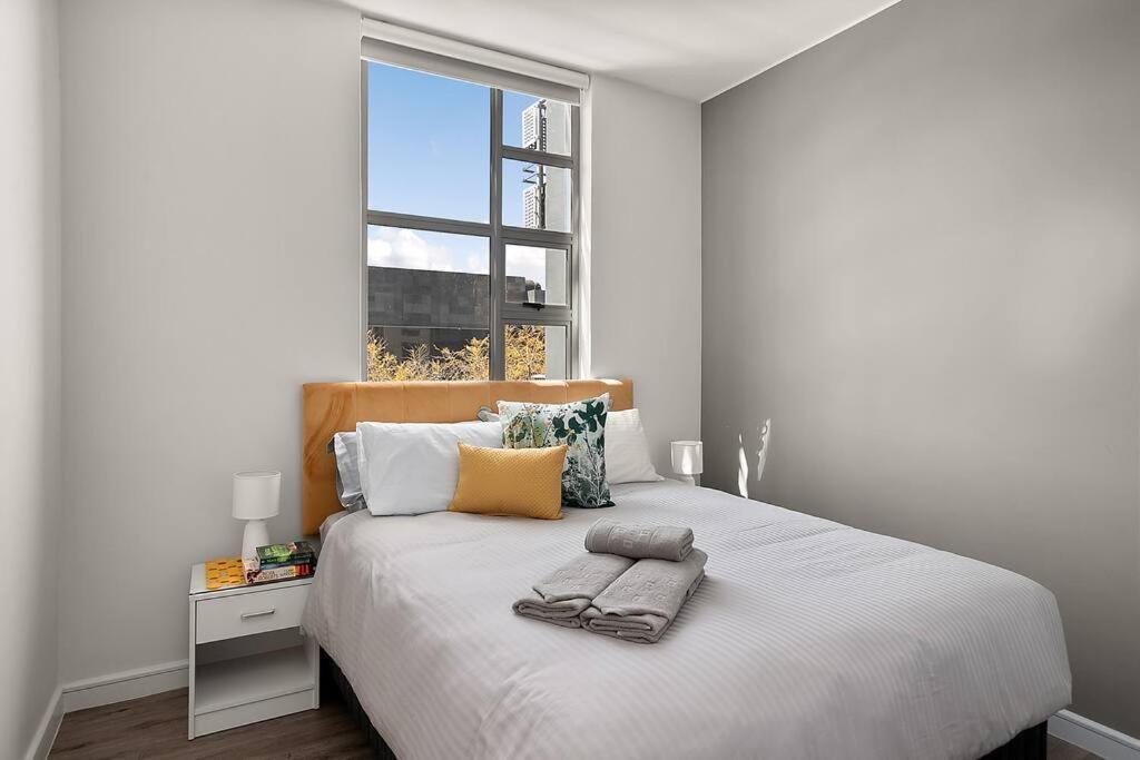 The Median Rosebank Luxury Apartment - Building With Generator Johannesburgo Exterior foto