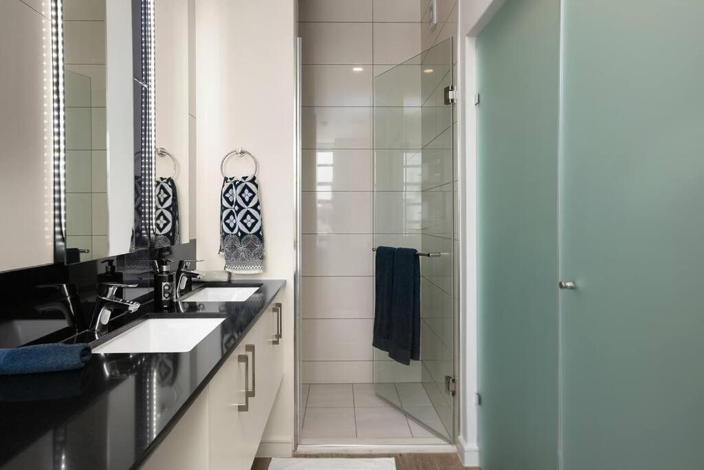 The Median Rosebank Luxury Apartment - Building With Generator Johannesburgo Exterior foto