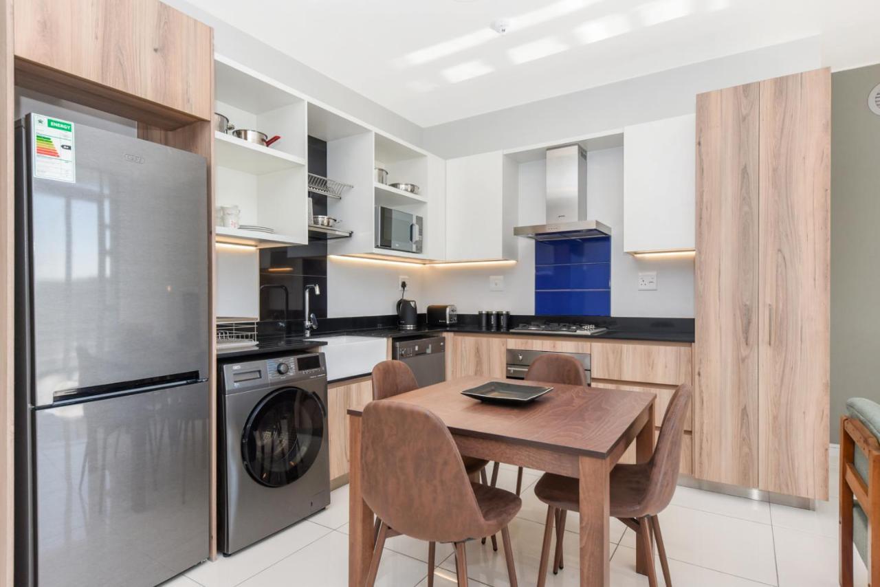 The Median Rosebank Luxury Apartment - Building With Generator Johannesburgo Exterior foto