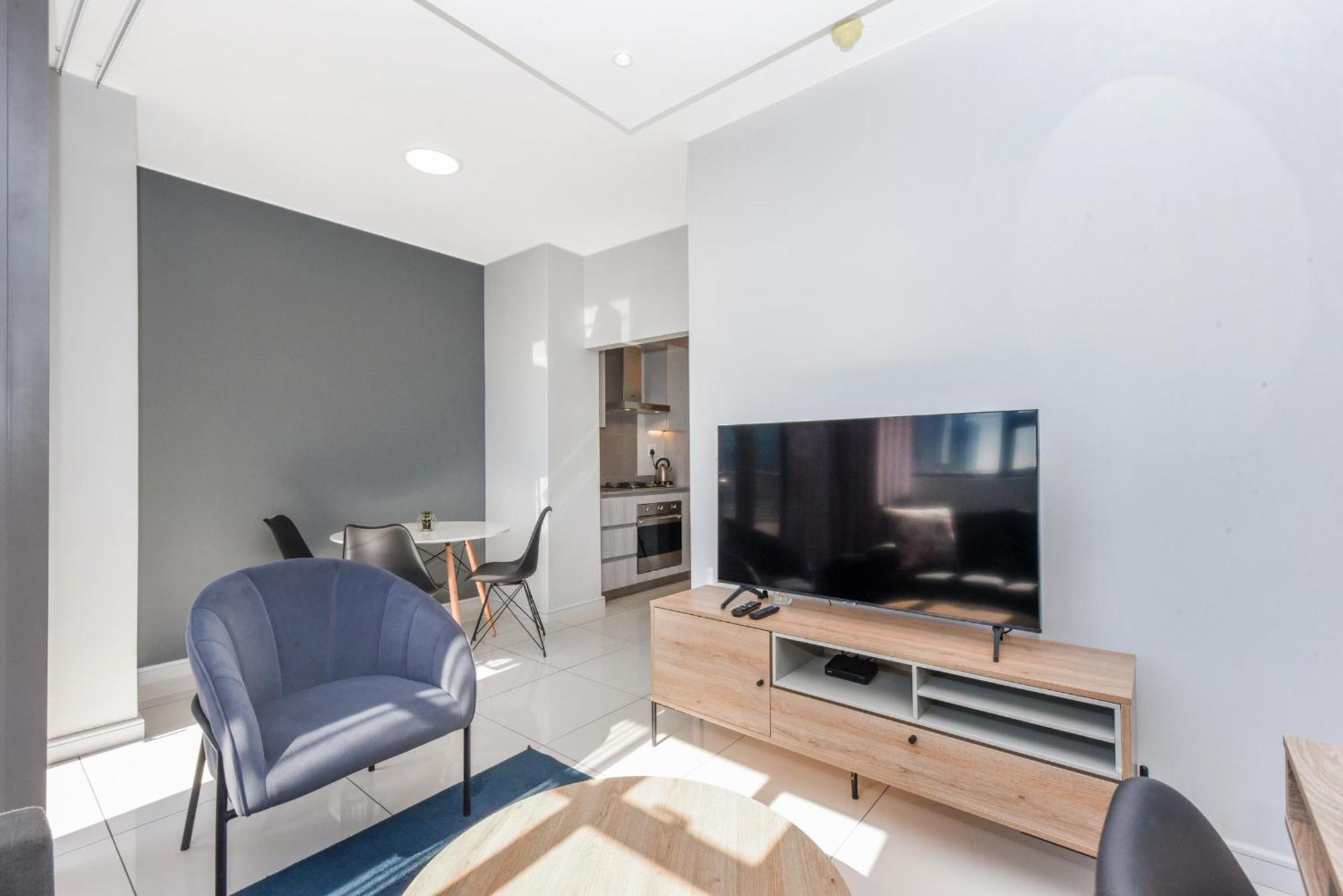 The Median Rosebank Luxury Apartment - Building With Generator Johannesburgo Exterior foto