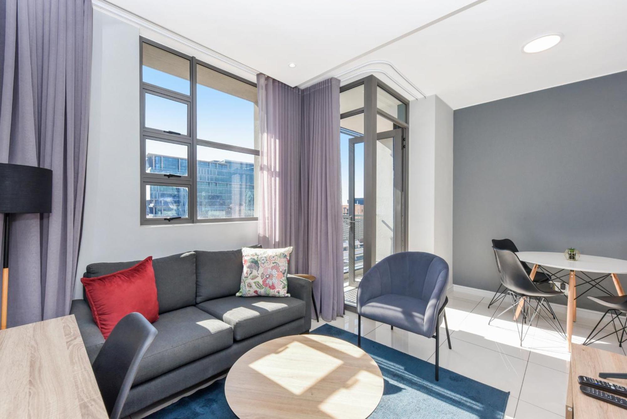 The Median Rosebank Luxury Apartment - Building With Generator Johannesburgo Exterior foto